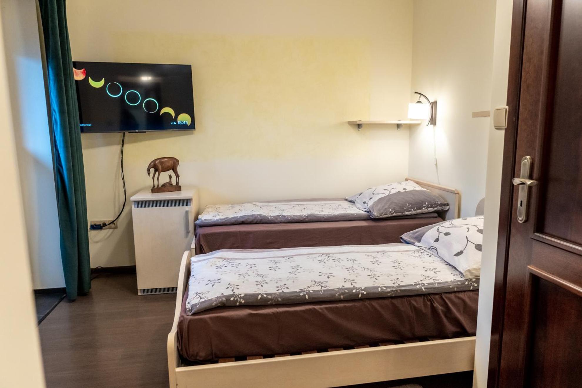 Hotel Gosciniec Stara Szkola Haluszowa Zewnętrze zdjęcie